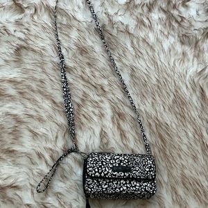 Vera Bradley cheetah crossbody